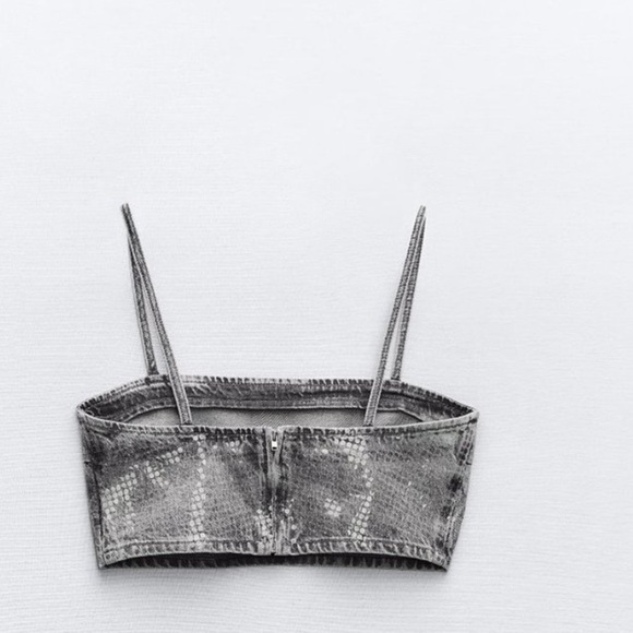 NWT ZARA TRF SEQUINNED FOIL
DENIM CROP TOP SIZE M
🚨 FINAL PRICE NO ACCEPT OFFERS - Picture 6 of 14